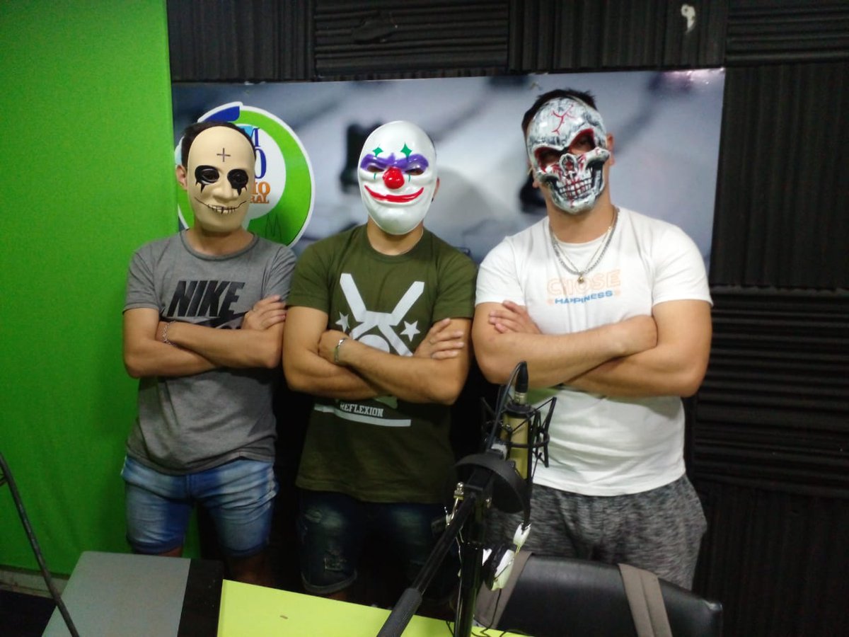 pokerdeviernes's tweet photo. Y se fue un programon el dia de ayer, con la partícular temática de Halloween 🧟‍♂️🍭 de la cual no quisimos estar afuera 😂 y fuimos parte. Revivi un poco de toda esta nueva edición: Orígenes de Halloween y podio de películas para ver el fin de semana 🎬

https://t.co/p2IeGymc6F https://t.co/pIXhK2gtQv