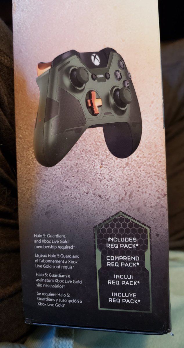Kitty_Haz_Claws's tweet photo. Looking to sell a new in box Xbox one #Halo5 #TheMasterChief controller. It's new in box still sealed. Make me an offer. https://t.co/f0CYFfoqAs