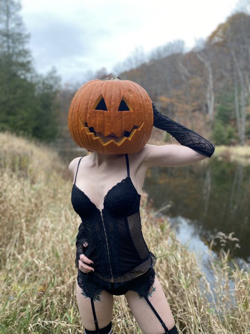 Happy Halloween 🎃 https://t.co/6CH5gYZV2v<a href="/tag/newprofilepic"class="tags"><span>#newprofilepic</span></a>