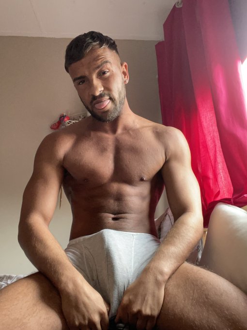 Apr&egrave;s 7 mois ou j&rsquo;ai fais que de la MERDE, me revoil&agrave; de retour comme avant avec le bronzage et le corp