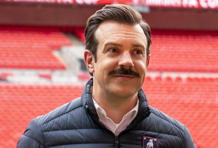 mouse_cl's tweet photo. La tercera temporada de Ted Lasso comenzaría sus filmaciones en enero de 2022 https://t.co/jkb86ZiNNb https://t.co/uLKxdoSRCo