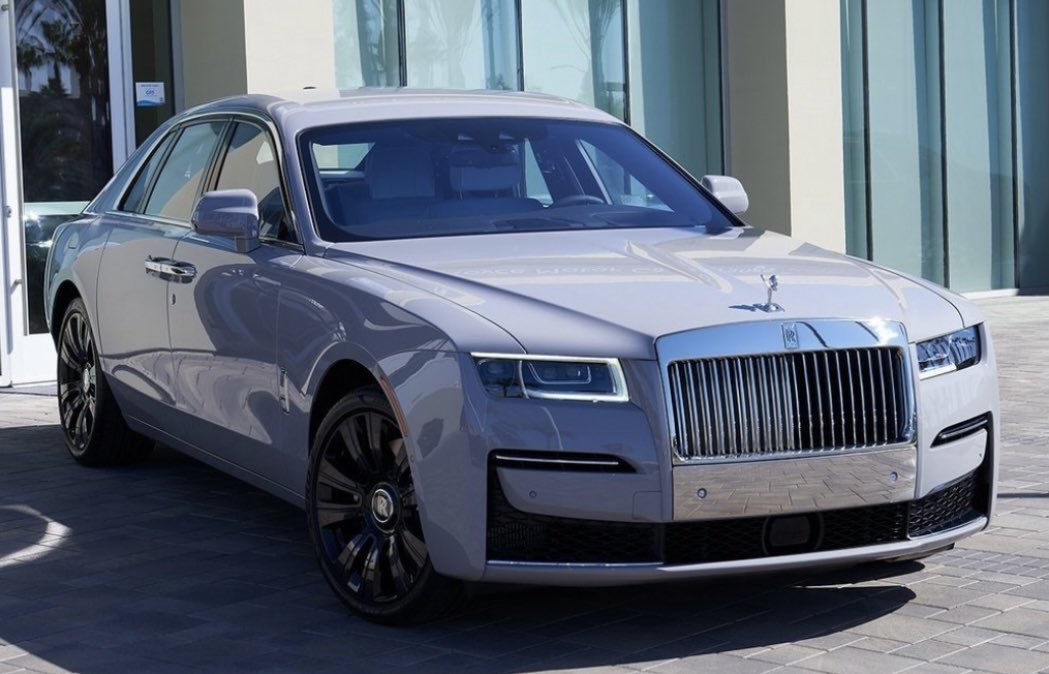MrFourToEight's tweet photo. How do we feel about this 2022 Rolls-Royce Ghost with Charles Blue interior 🤔 https://t.co/3Pd974dekU