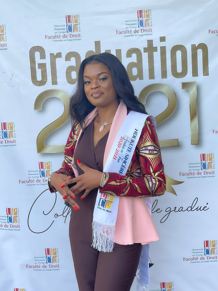 Nialebe_'s tweet photo. Merci Seigneur pour ta Grâce. Après 3 années rebondissantes, je suis officiellement Graduée en première session au sein de la faculté d’Admiration des affaires et Sciences Économiques de L’Université Protestante au Congo avec Mention. 🍾❤️ https://t.co/equ7jK4m7v