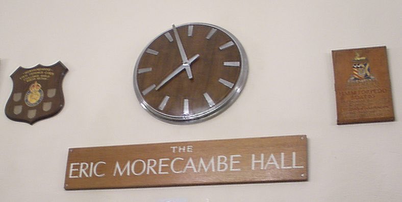 eric_ernie_col's tweet photo. REMEMBER!
Clocks go BACK one hour tonightโฆhave a lay in tomorrow!
#GoodbyeSummertime โ๏ธ
#HelloGreenwichMeanTime ๐ฐ
#StillBringingSunshine ๐๐โฅ๏ธ https://t.co/TlR3JcTaXN