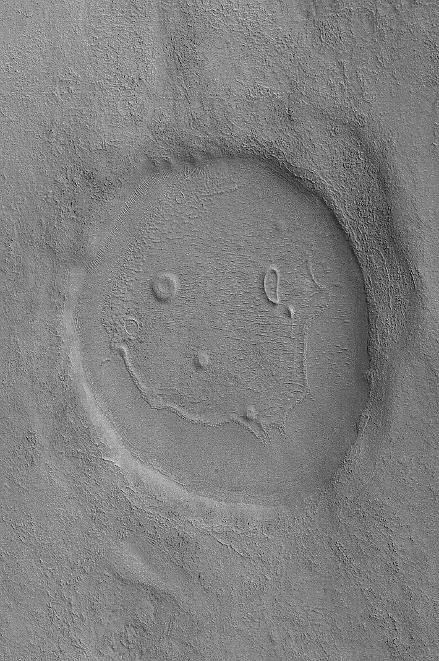 ineed__spacee's tweet photo. #Mars is always happy 😆 https://t.co/xeuBthom3C