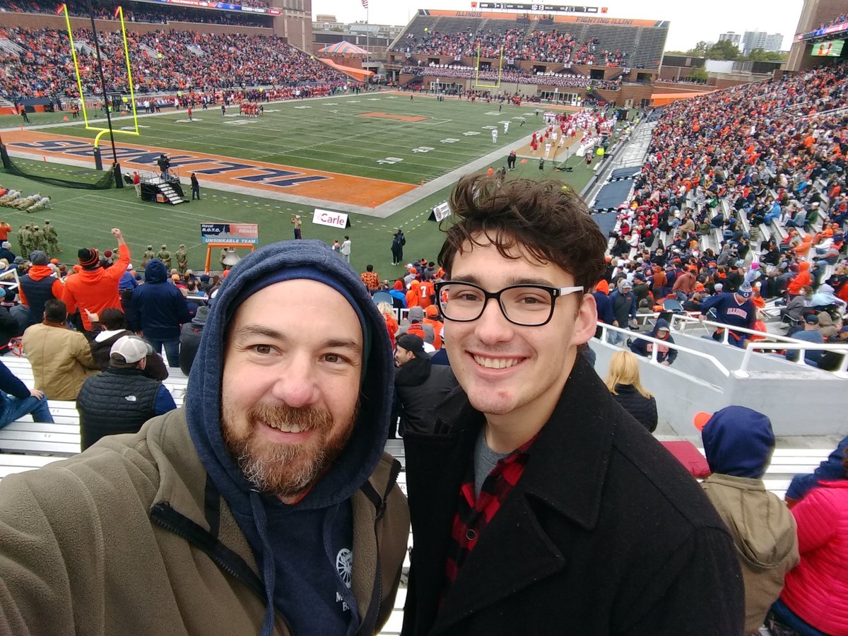 studiouslicks's tweet photo. @illinoisfootball #familyweekend with my son Nick, #apwhchallenge, have a family member quiz you on this weekend's reading #studiouslicks https://t.co/Y4nhViZNtD