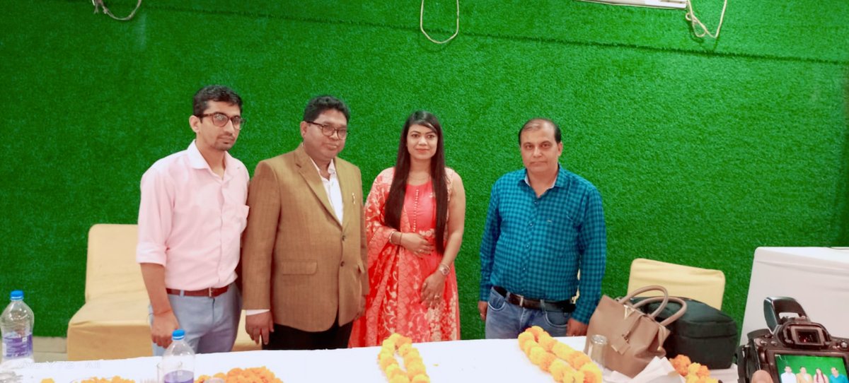 RreSoft's tweet photo. Diwali celebration, award function and gift 🎁 distribution with our sales team.
We organized kavi sammelan on this auspicious occasion. It was mesmerized moment for all of us. 🎊🎉🎊🎊

https://t.co/xZvNucgswO
Customer care no.9999118975

#rrefoodsandsoftdrinkspvtltd. #rrefoods https://t.co/KtEexUbvJX
