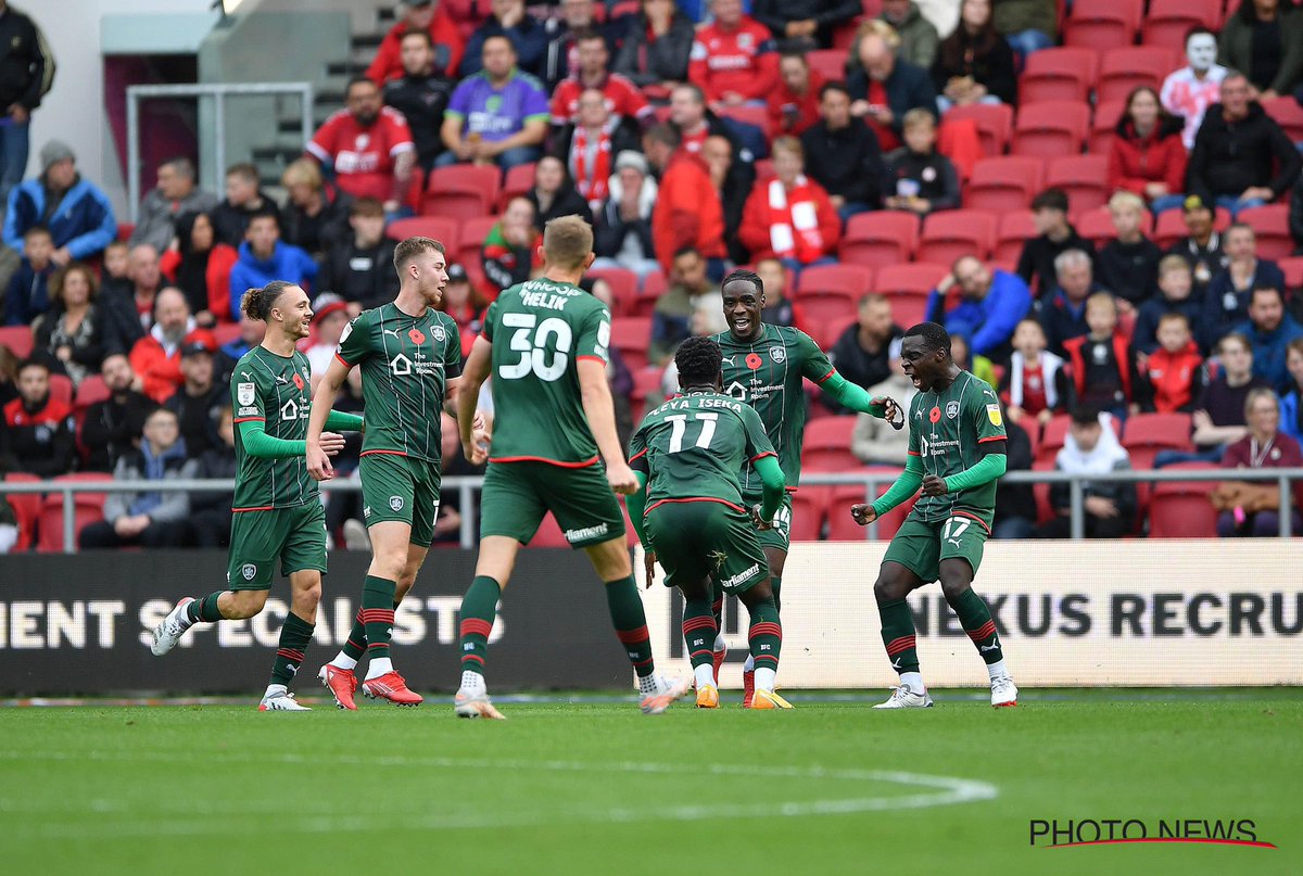 We are all a team, let's be together ❤️💚🤍