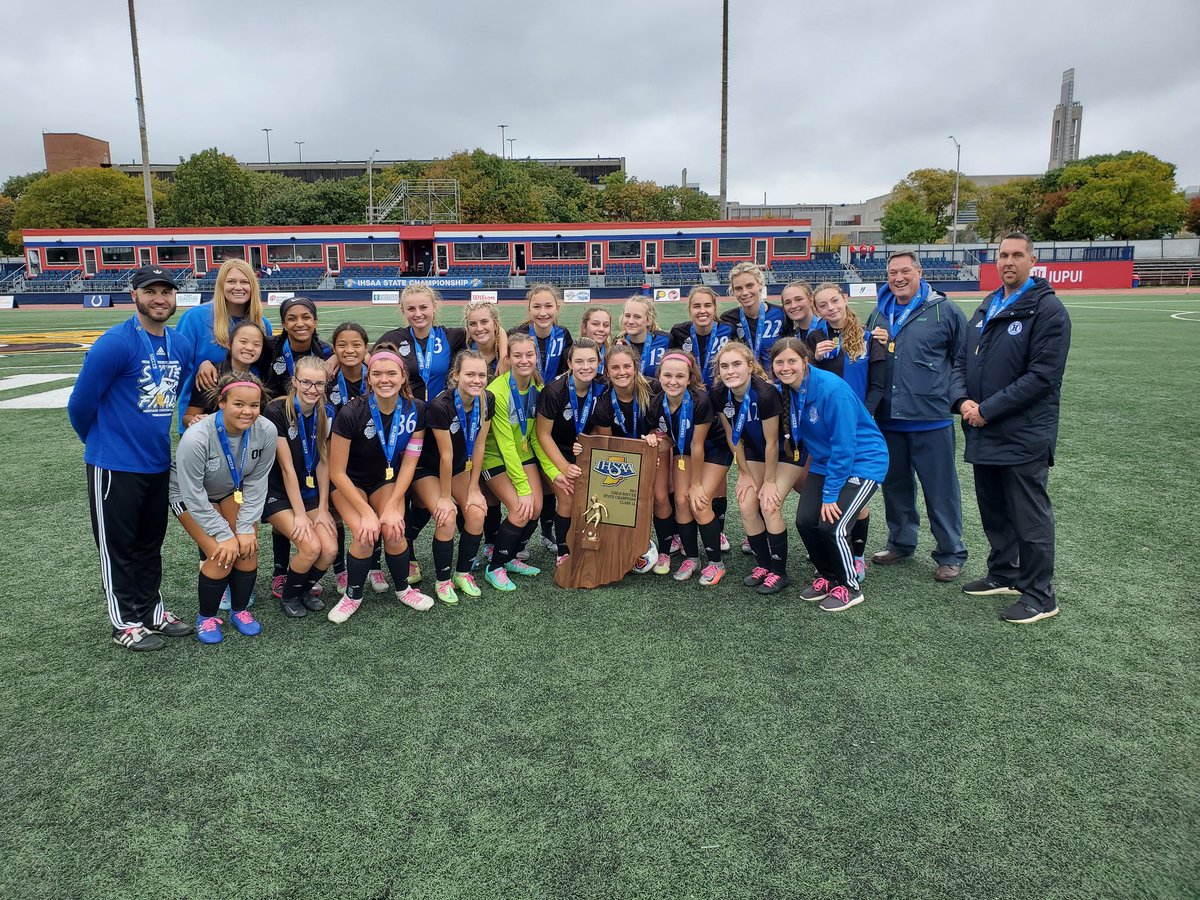 HCS_Athletics's tweet photo. State Champions!
Heading back to the Main Gym to celebrate!! https://t.co/UV1vlOpgsU