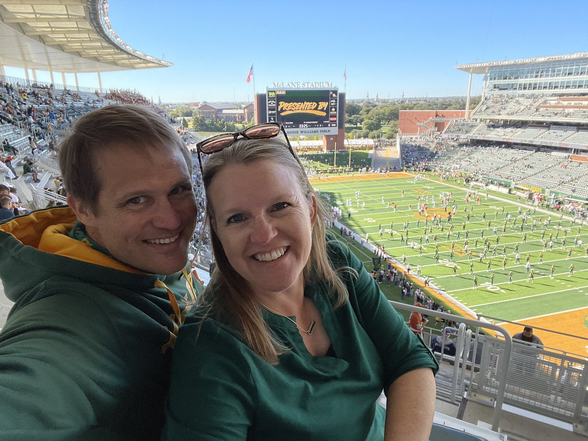 dclemons's tweet photo. Great day for @BUFootball! Representing the Wise legacy. #sicem #BULegacy #sicut #Baylor https://t.co/dIwOOqI8G4