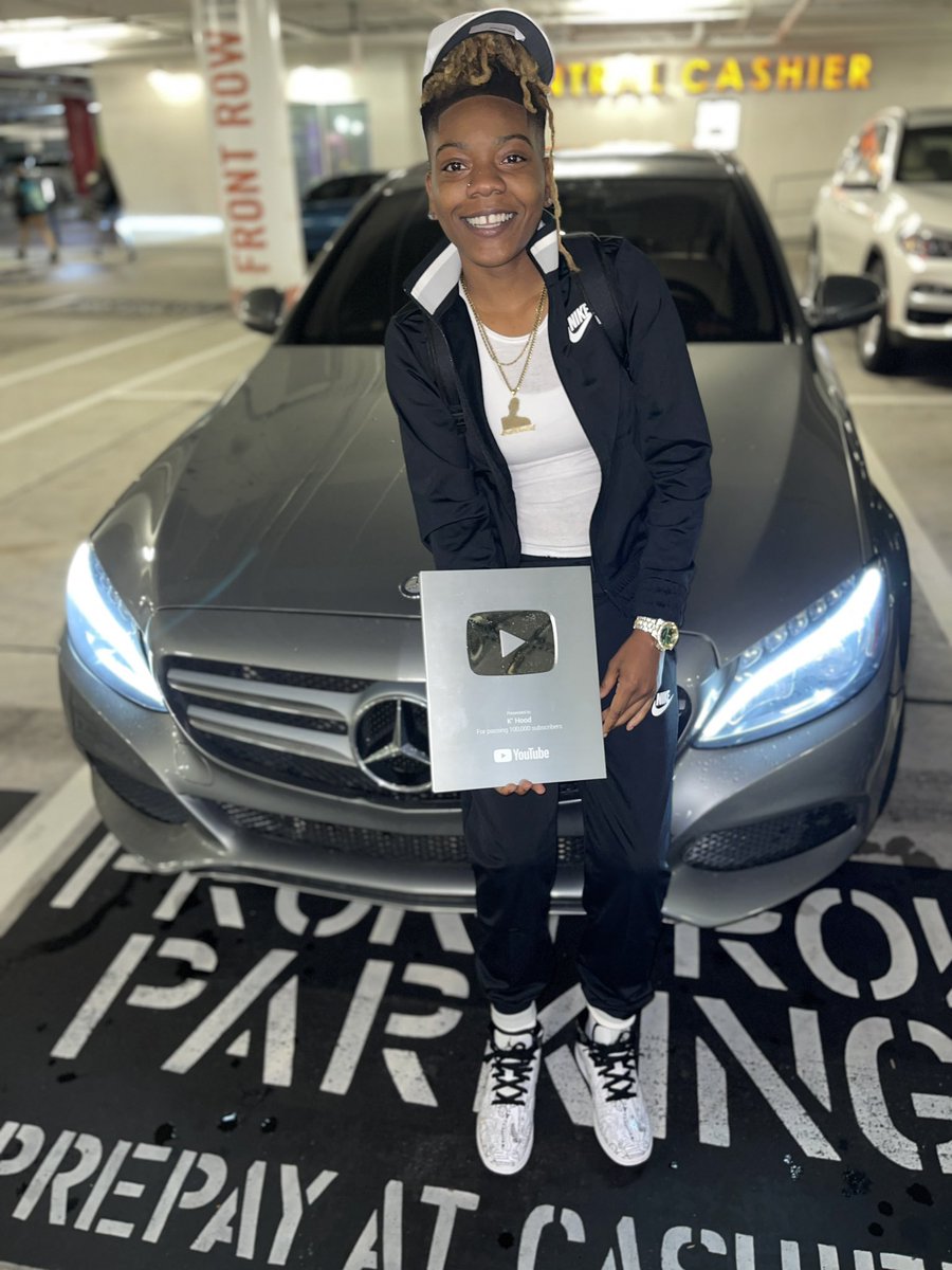 Rollitupk's tweet photo. MOMMA!!! DADDY!!! Look at what i did! 😭💙 #100ksubscribers #rollitupk https://t.co/GKGOW2TZW6