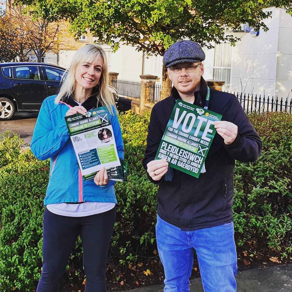 WalesGreenHelen's tweet photo. 💚 When former @Plaid_Cardiff and @cardiffgreens candidates campaign side by side this is progressive politics
🗳Vote Gwennol Haf for Heath 11th Nov
🙋The change #Cardiff needs
#CommondGround https://t.co/rhf5SZPd7O