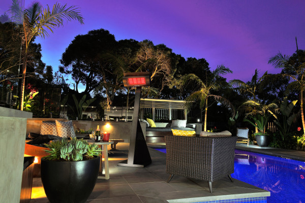 Dimplex_NA's tweet image. Stay warm anywhere under our Portable Propane Radiant Outdoor Heater coming soon! Equipped with wheels, this propane-powered heater is portable and provides wind protection up to 9.9 Mph (16 km/hr).

This heater is coming soon to the Dimplex website

#DimplexNA #outdoorheat