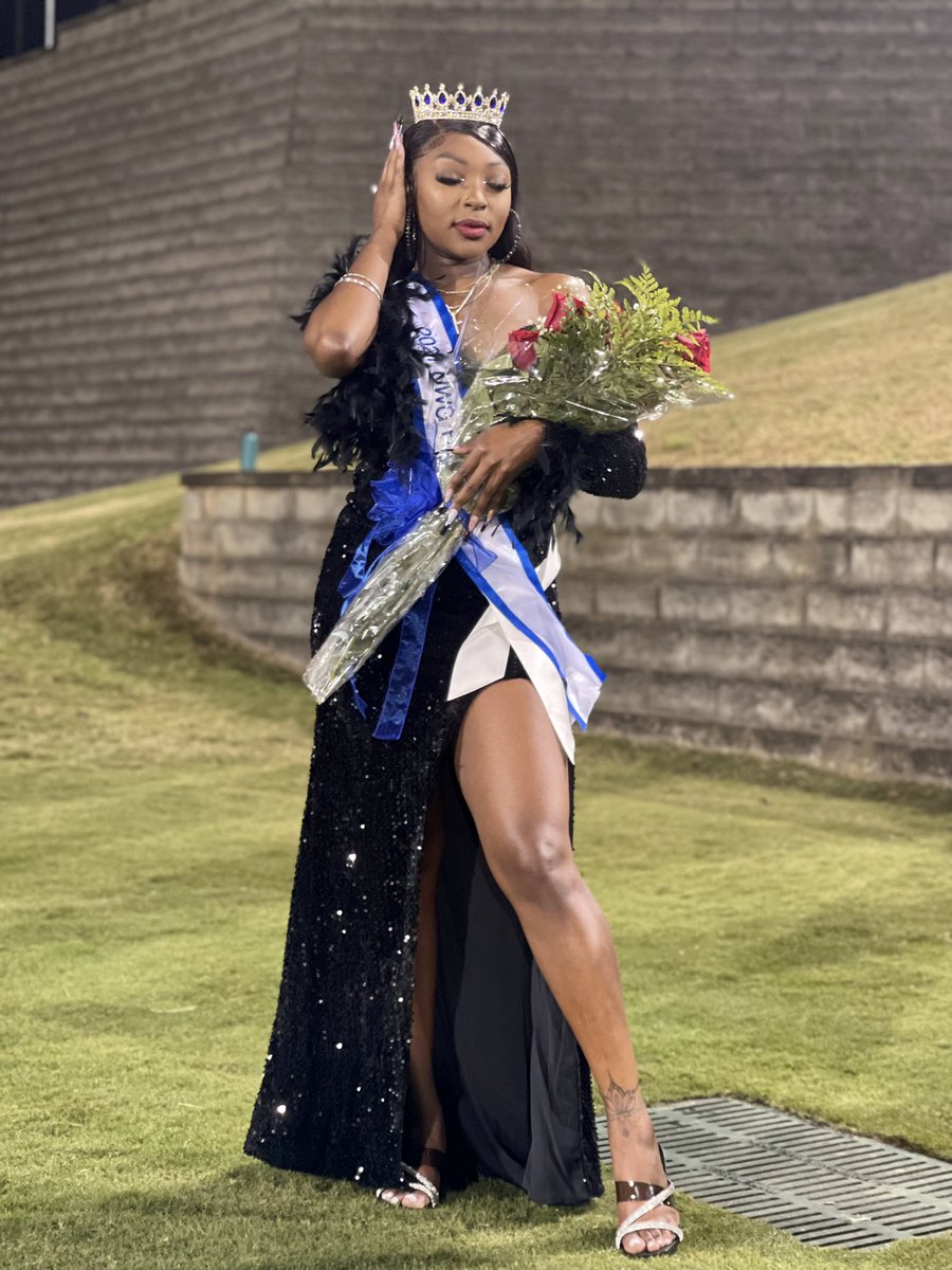detttoospicy's tweet photo. On this day one week ago, I was crowned as The UWG's 2021 Homecoming Royalty AND their A-Day Ambassador.💙👑 

I am indeed a witness that the Black Culture can too EXCEL, SURVIVE &amp; THRIVE at PWIs-- as long as we put in the work‼️

-The Queen❤️ https://t.co/JIpS2Hmovm