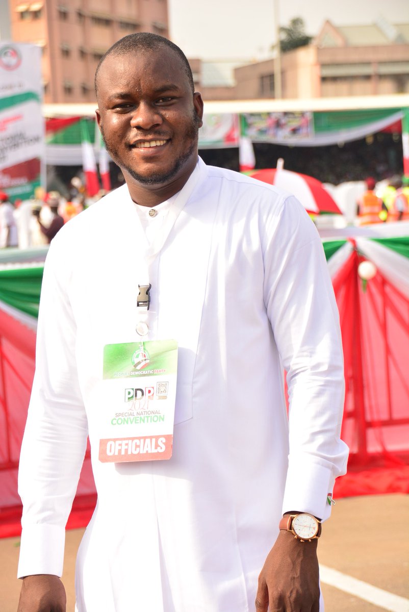 OkeStalyf's tweet image. Oke Umurhohwo stepping into the venue of the #PDPNationalConvention2021 earlier in the day
