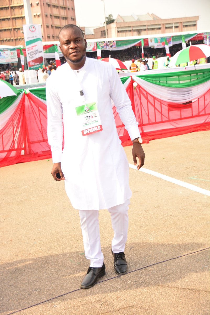 OkeStalyf's tweet image. Oke Umurhohwo stepping into the venue of the #PDPNationalConvention2021 earlier in the day