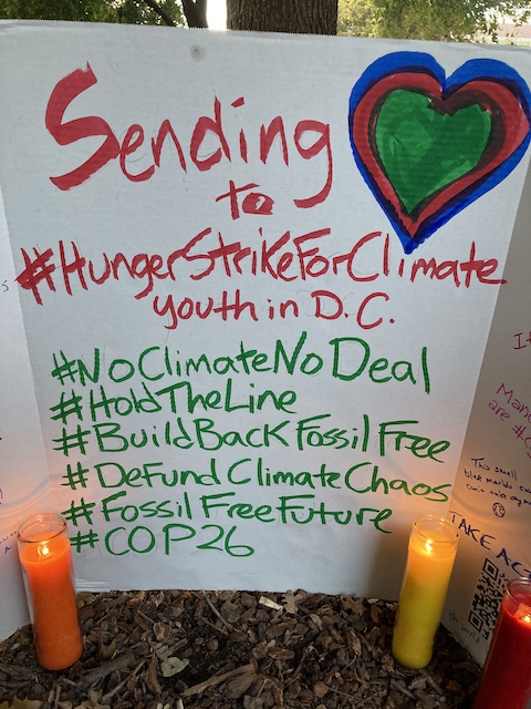 SacCitizenPower's tweet photo. We stand with you @HungerStr1ke youth on Day 11 #HungerStrikeForClimate
@SenSchumer @SpeakerPelosi
When will you have the BBB bill ready for a vote? The world and these youth can't wait. #BuildBackBetterAct #BuildBackFossilFree #HoldTheLine #NoClimateNoDeal #COP26 https://t.co/UXzEMX0xxw