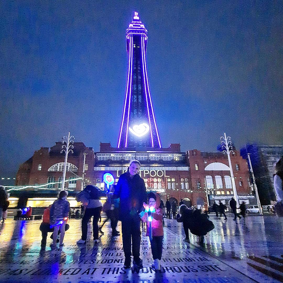 sallyt_85's tweet photo. #blackpool #blackpooltower #blackpoolilluminations #Blackpoolcircus #blackpoolsealifecentre what a lovely family day ❤ https://t.co/0jn3LJU8x6