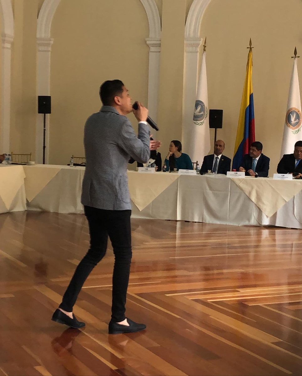 Intervallenato's tweet photo. Con su canto vallenato @jimmysaurith1 engalanó al Congreso de la República en el marco de una programación especial con la llegada de integrantes del Parlamento Internacional para la Tolerancia y Paz. 

El artista prepara gira internacional para Alemania y Canadá.

#JimmySaurirh https://t.co/gNnrhkvQp9