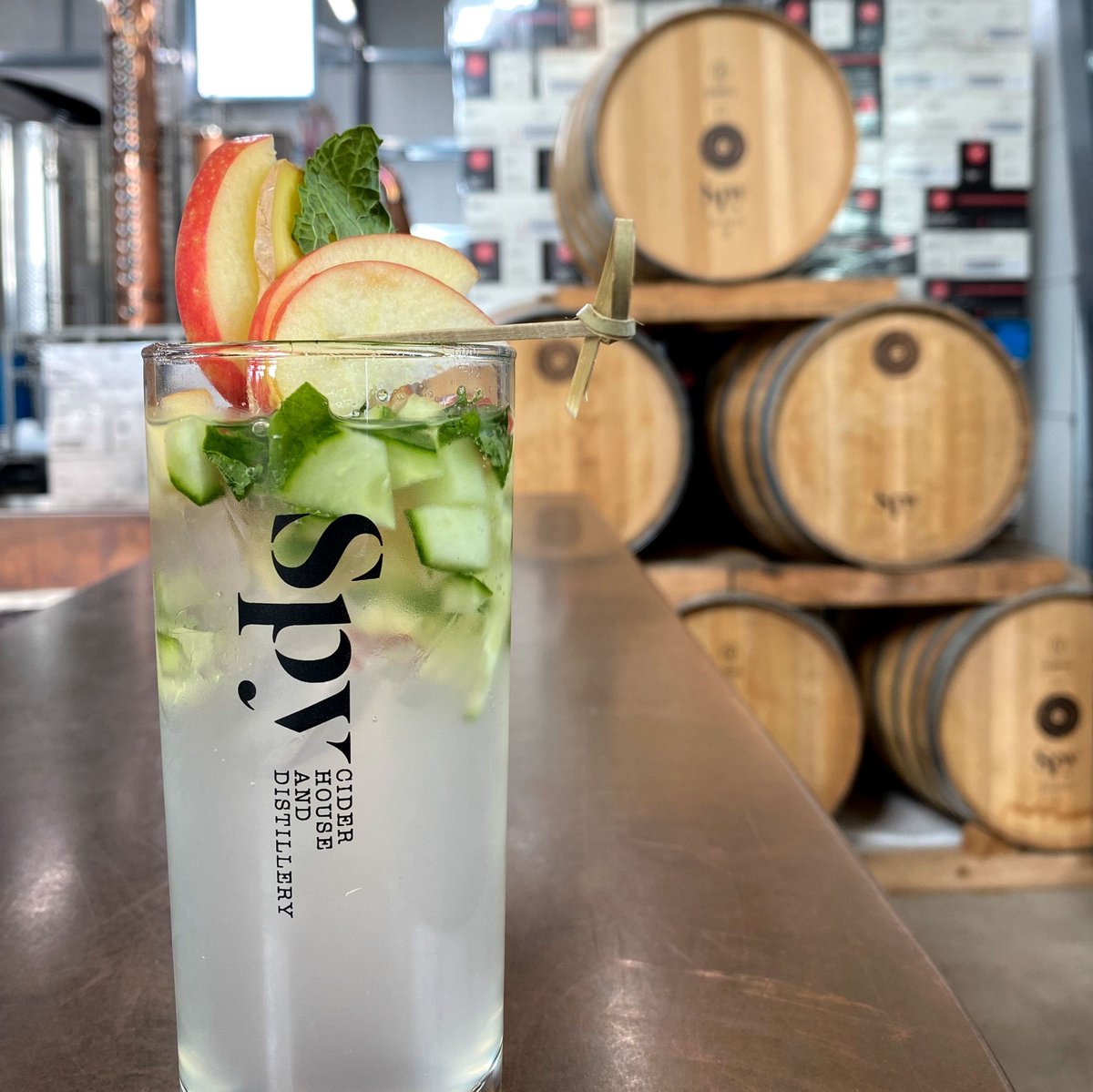 Refreshing, delicious and topped with apples: The Ginger Bomb 💣 Stop into <a href="/SpyCider/">Spy Cider House & Distillery</a> for their organic ciders, unique spirits and delicious cocktails. Visit our website to learn more about their barn, ciders and events space: applepietrail.ca/spy-cider-hous…