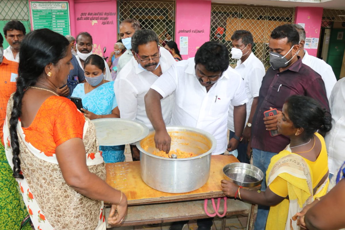 PrabhakarRaja88's tweet photo. ஆய்வு-310

 நமது தொகுதிக்குட்பட்ட நெசப்பாக்கம் மாநகராட்சி பள்ளியில் இன்றைய தினம் ஆய்வு மேற்கொண்டோம் 

உடன் வட்டக் கழக செயலாளர் PK. குமார் https://t.co/2OKy4fkO37