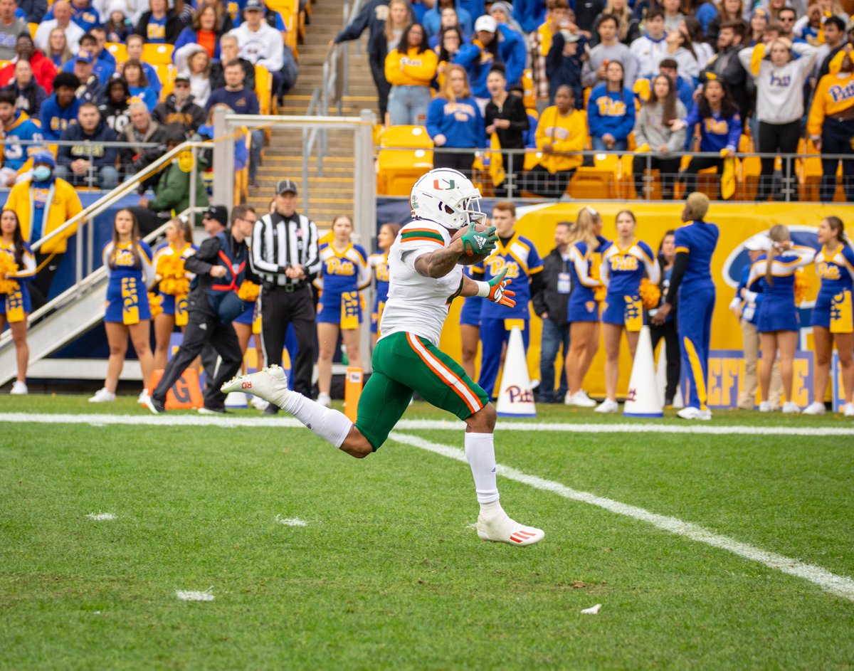 CanesFootball's tweet photo. ROOSTER APPRECIATION POST

Reply with a 🐓 if you love @jaylan_knighton! https://t.co/WVb3mj5tnL