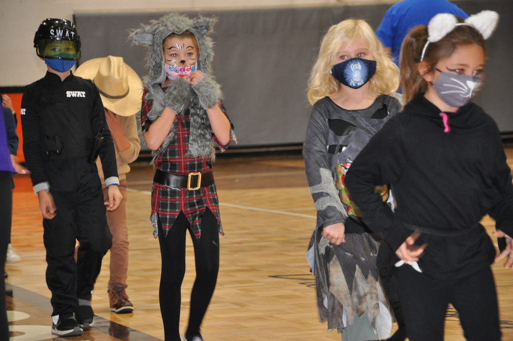 RB60Supt's tweet photo. Although the rain kept us inside, we had a great Halloween Parade in the gym yesterday. A BIG THANKS to the RBHS Band led by Mr. Jones and the many parents and grandparents who came out to support our kids! https://t.co/WCNzZuW1yi