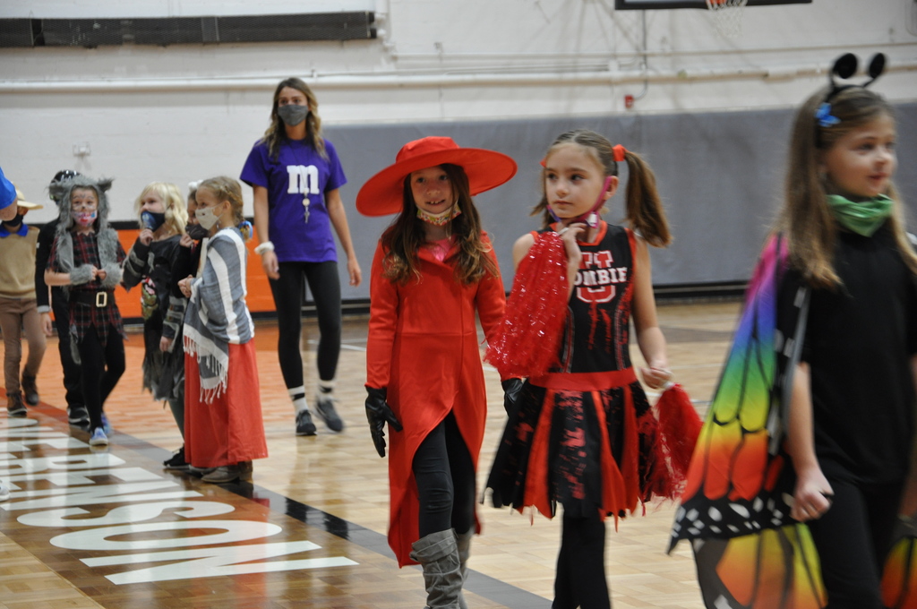 RB60Supt's tweet photo. Although the rain kept us inside, we had a great Halloween Parade in the gym yesterday. A BIG THANKS to the RBHS Band led by Mr. Jones and the many parents and grandparents who came out to support our kids! https://t.co/WCNzZuW1yi