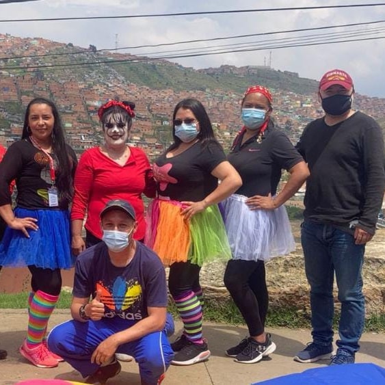 castehernan's tweet photo. En marco a la celebración del #DíaDulce el programa #NiñosNiñasYAdolescentes llegaron a la comuna cuatro, llevando actividades recreativas como:
☑️Chiquirumba
☑️Pintu caritas
☑️Inflable y muchas sorpresas más
#IMRDS y la #PolicíaNacional
#ElCambioAvanza 🇵🇱
#SoachaAvanza 🇵🇱 https://t.co/2asy0nptPC
