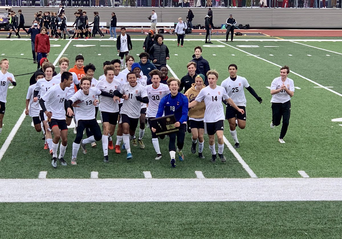 athleticsurbana's tweet photo. SECTIONAL CHAMPS!!! @clikasNG @Urbana116Super @Urbana116 https://t.co/8Lv9FATjEw
