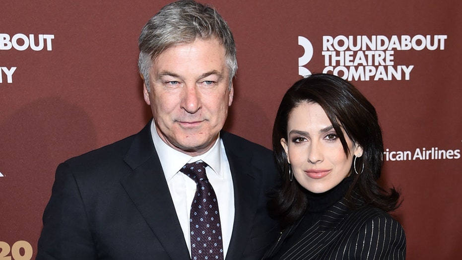 ysgleaked's tweet photo. Gentle reminder that Alec Baldwin's wife, Hilaria Baldwin (born Hillary Lynn Hayward-Thomas in Boston) changed her name to Hilaria and put on a fake accent for years pretending her family lives in Spain (they live in Massachusetts). https://t.co/zk2ibfRCHR