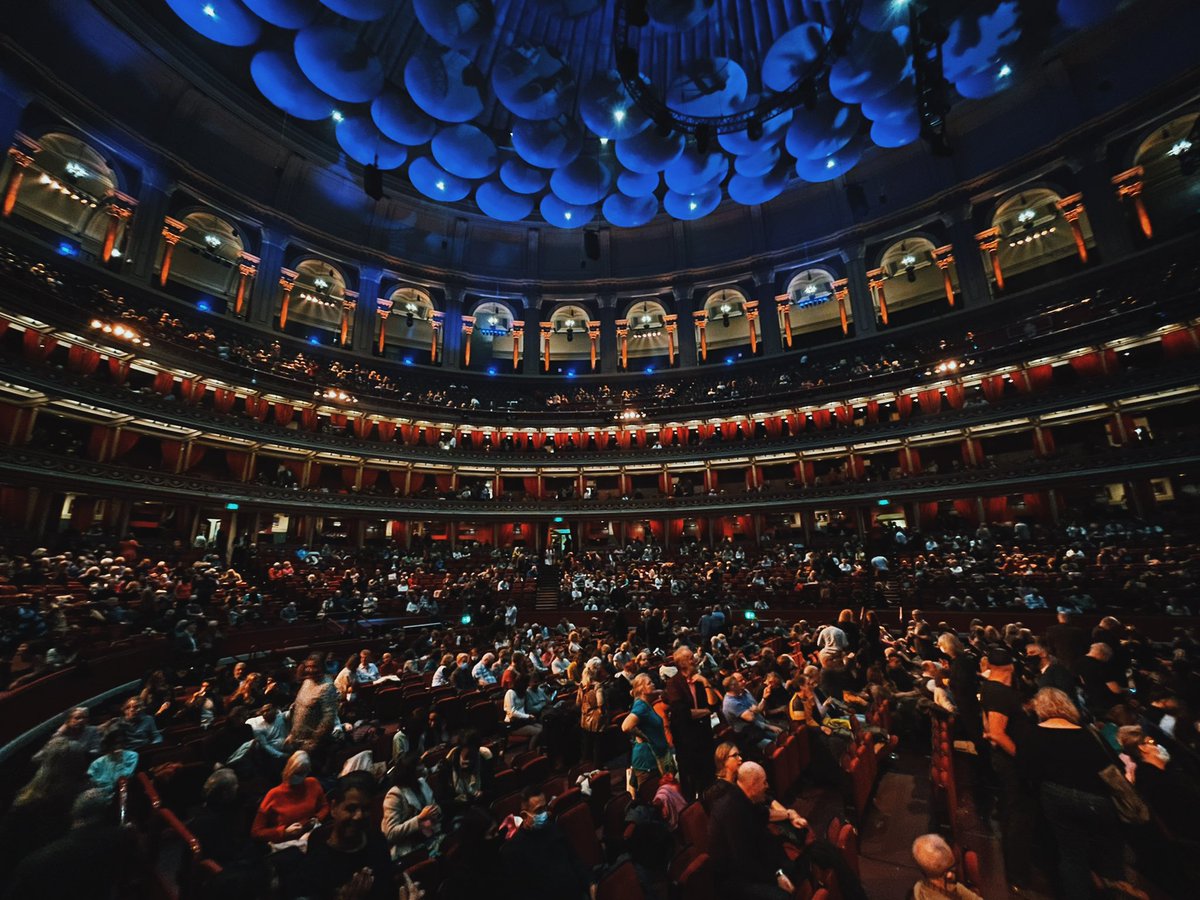 Took me a whole day to recover from the emotional impact <a href="/thenitinsawhney/">Nitin Sawhney</a> #Journeys show had on me. Both times I’ve heard this music at <a href="/RoyalAlbertHall/">Royal Albert Hall</a> is right after I’ve landed in London from 🇮🇳, and there’s no better way to start my London life whilst still reaffirming my 🤎