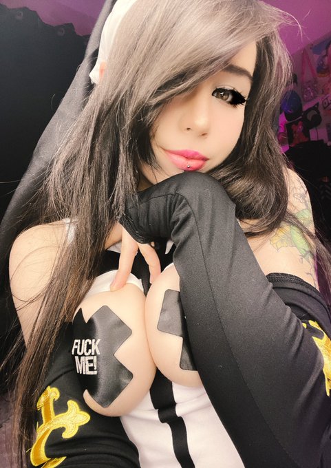 who&rsquo;s ur mommy https://t.co/5gWvmYl5HX