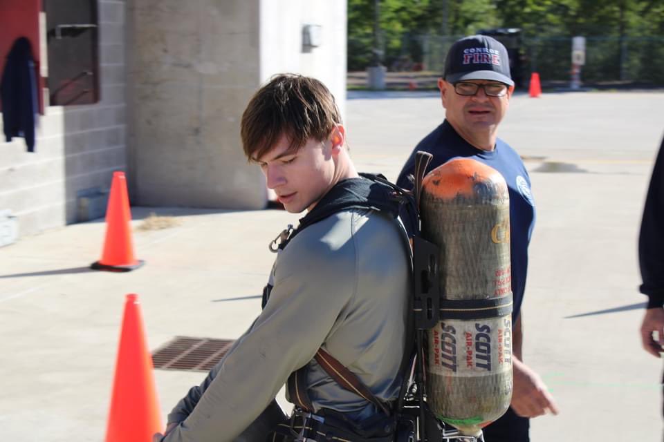 ConroeFire's tweet photo. CFD Agility test.  #Conroe #TexasFire #Fireagility #MOCO #Firedept #ConroeFire https://t.co/FjlfLhv1ER