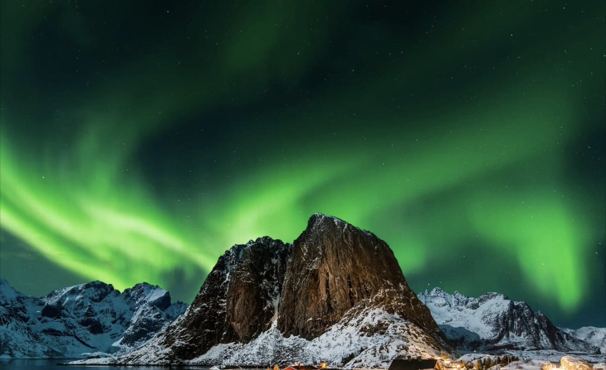 fireworkguy1's tweet image. FREE FIREWORKS!
Tonight between 9 &amp;amp; 11pm Abbie Dewhurst suggests in #Yorkshire we may see the #AuroraBorealis natures very own #fireworks 
Tag me if you see it, if you don’t then a visit to the FireworkGuy’s underground bunker is your alternative!
#bbclooknorth #NorthernLights