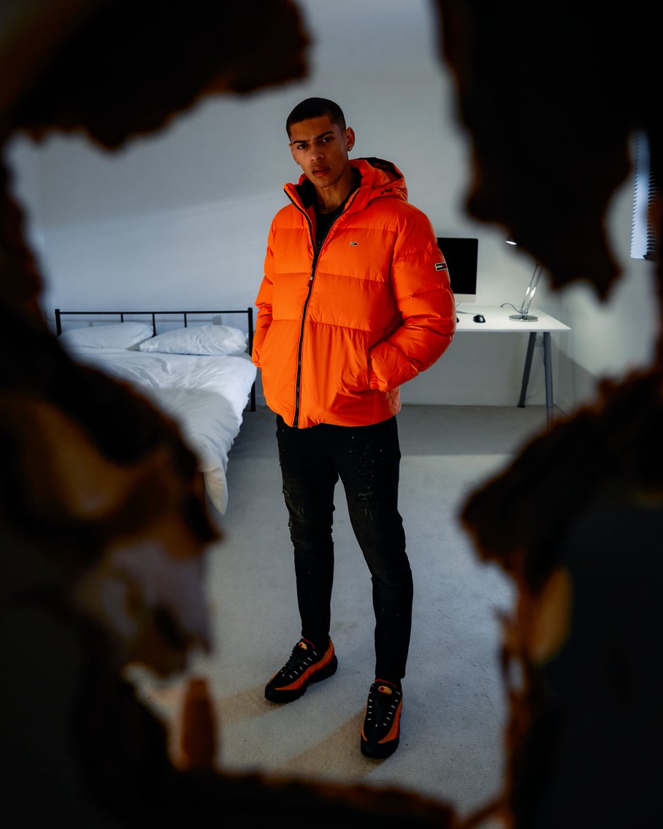 verschijnen hartstochtelijk formaat FOOTASYLUM on Twitter: "HERE'S TOMMY! 🎃 Get ready for Halloween with the  @TommyHilfiger Essential Down Jacket &amp; @Nike Air Max 95 'Rayguns'. 📲  https://t.co/qjU2Aoa9q8 https://t.co/Jl60Gzxji9" / Twitter