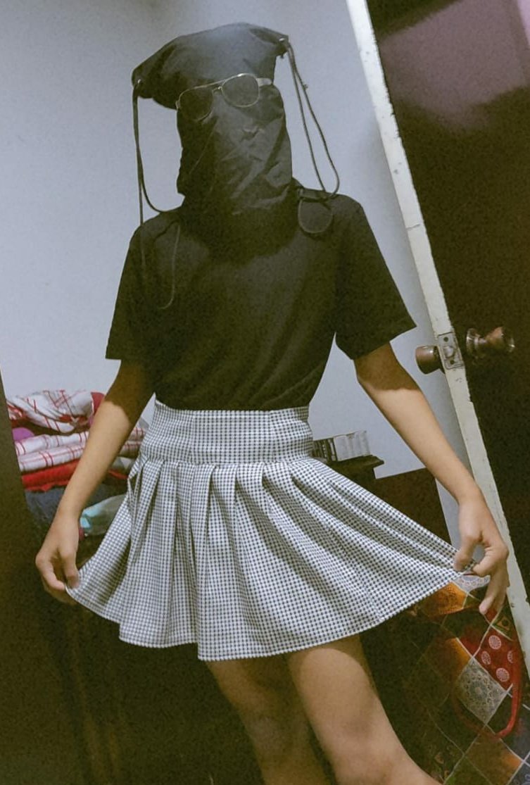 ayalita1067's tweet photo. #dylanterohalloween aquí el mío del viejas con falda xd https://t.co/5wNT4p8dZo