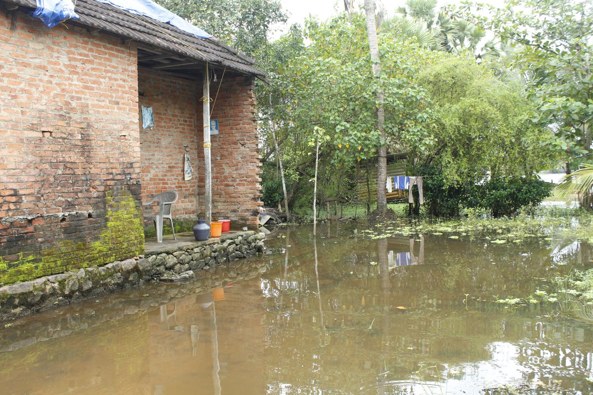 ajaydalit's tweet photo. 2 #Dalits villages of alapuzha dt on 12th day of #keralaflood2021. due 2 #ClimateCrisis region experiencing multiple floods evry yr. outcome of #COP26Glasgow has serious implications on similar ppl, locations. debate on #climatefinance to be linked with #recovery wih #Dignity https://t.co/J2iFWYqiBG