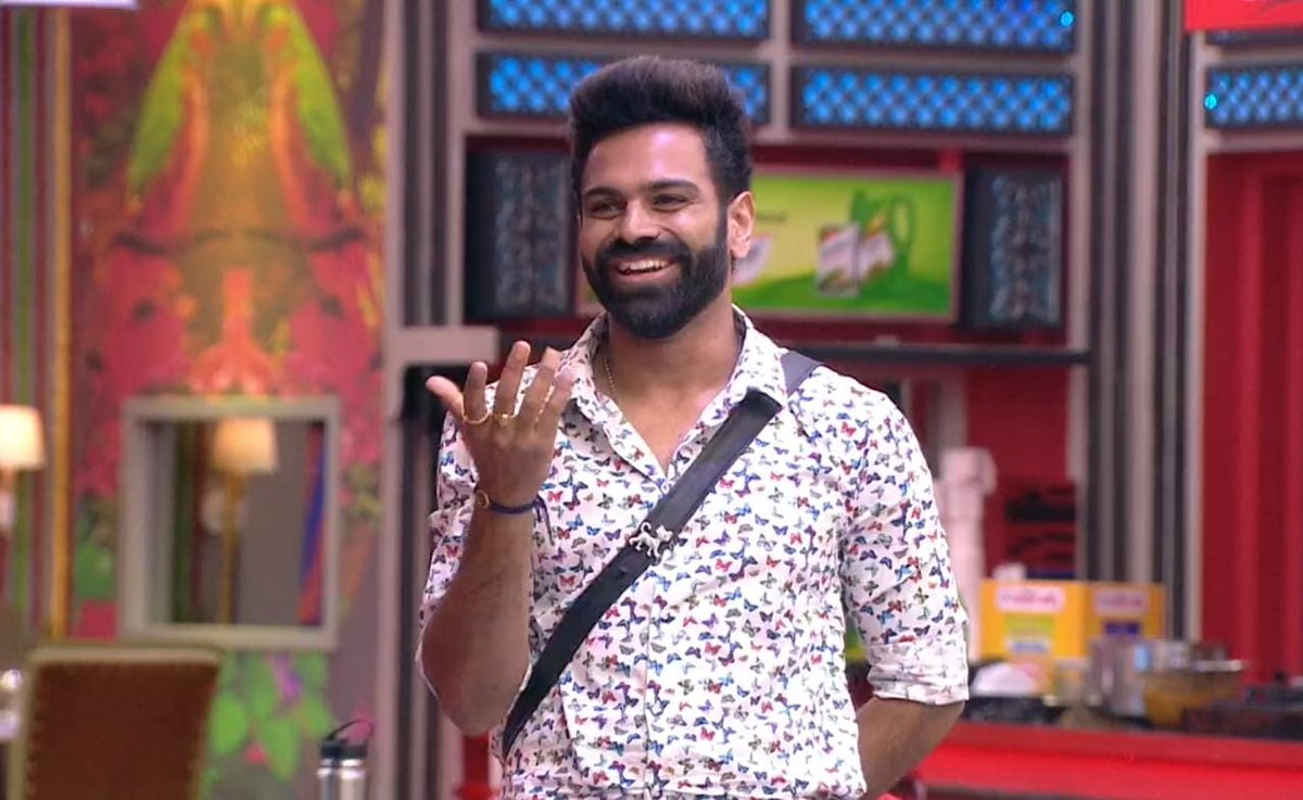 Sreeram_singer's tweet photo. Sreeram was looking so charming in Today's Episode 🤩❤
Butterfly 🦋 
Meow 😻

#TeamSreeramaChandra #Sreeram 
#SreeramaChandra #SRC #biggboss5telugu #biggbosstelugu5 https://t.co/0tbC4ECDdY