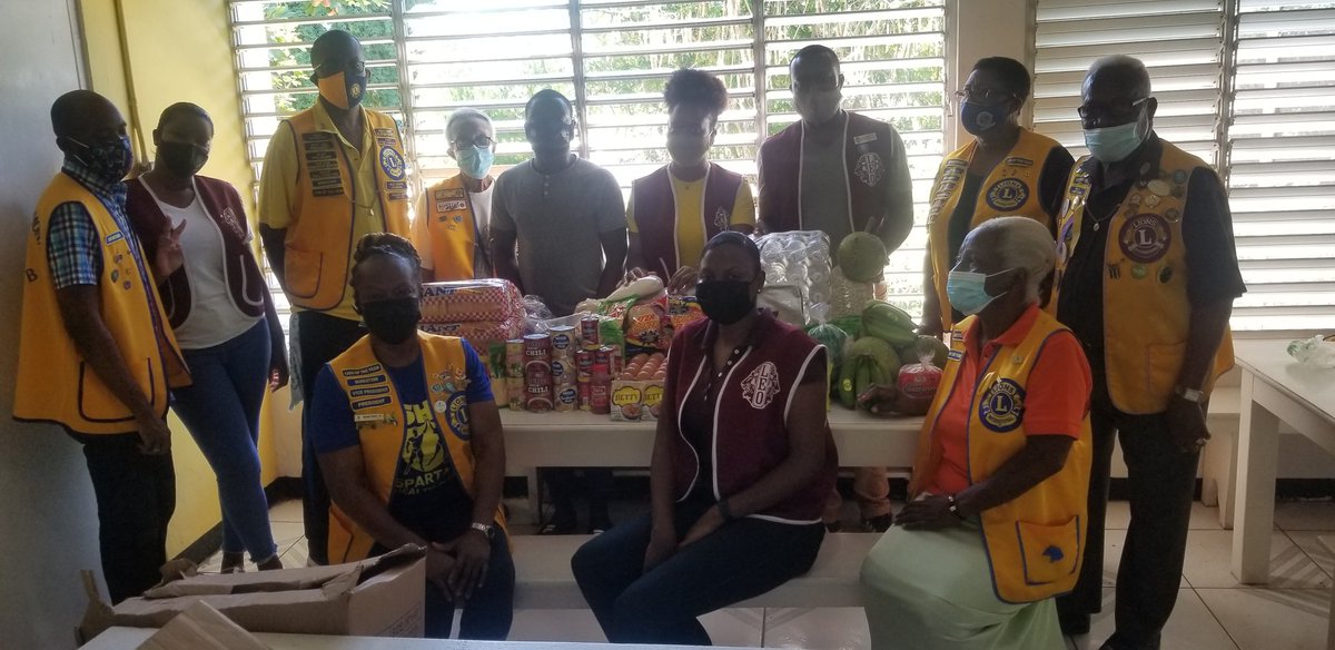 leoclubofmona's tweet photo. In commemoration of World Food Day and supporting our International President's Birthday initiative "A Gift of Service from the Heart", the Leo and Lions Club of Mona, donated food items to the Open Arms Drop In Centre. #APforVP #APServiceChallenge #WeServe @lionsclubs https://t.co/Zq1BZSrokt