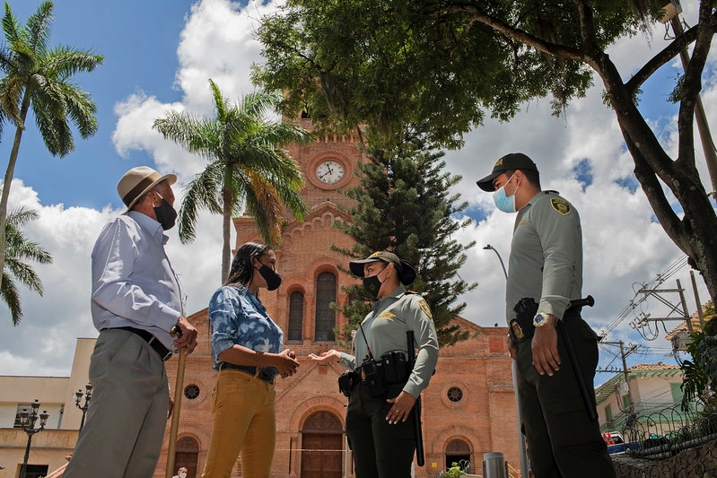 PoliciaColombia's tweet photo. The #PoliceTransformation integrates the launch of the program Police: I Am Young and I Am With You, which seeks to strengthen the connection between police and youth in Colombia. https://t.co/9XIcz5Qt4b