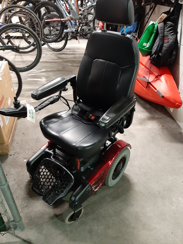 This electric wheelchair was left abandoned at the Bay Centre. If you recognize it, please call 250-995-7654 ext 1. File 21-35012.
