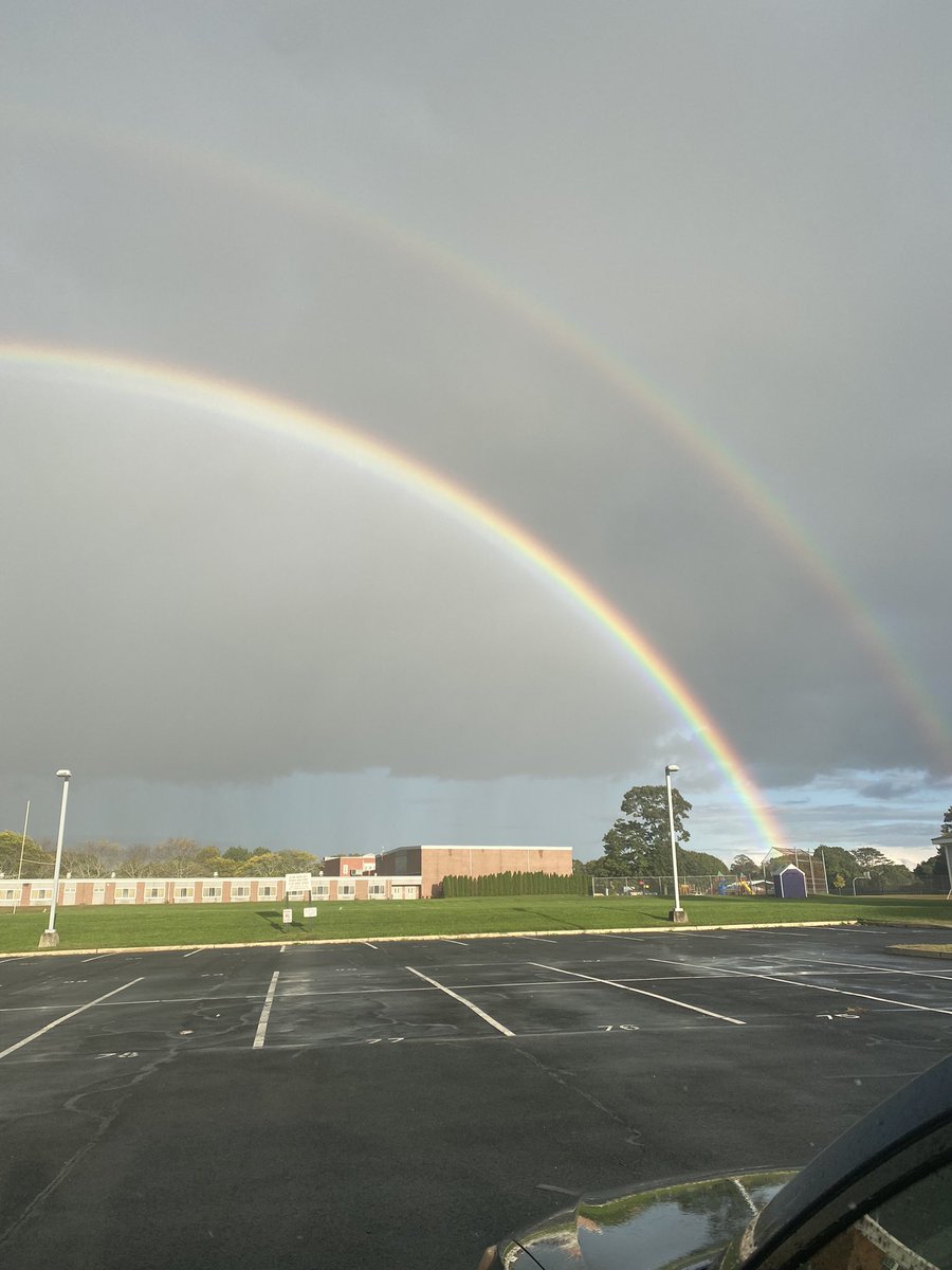 MsDietrich2020's tweet photo. Left work today and saw this: https://t.co/Bm6GyglsHM