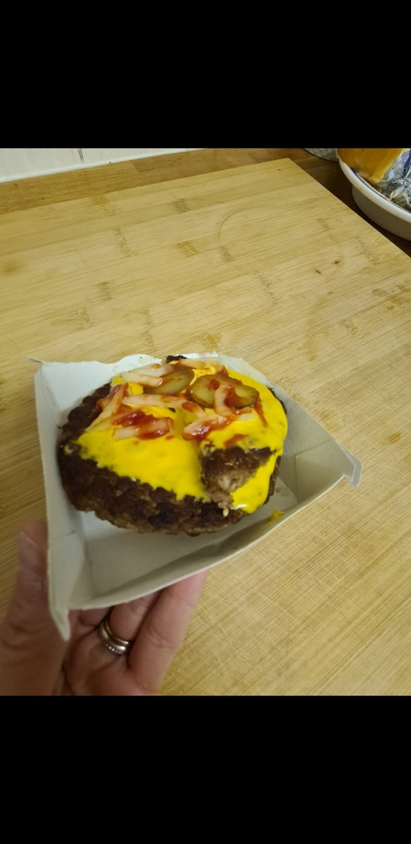 Chloe Lavery tweet media