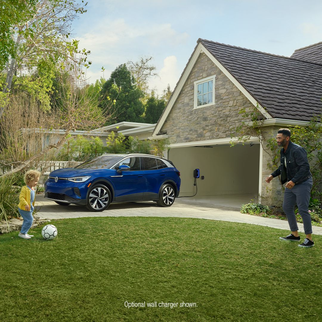 Big News: The #VW ID.4 was just named a 2021 Top Safety Pick+ by the Insurance Institute for Highway Safety! Discover more about this fully #ElectricVehicle in our preview: ow.ly/pX9L50GqOwQ

#AcceleRide #Volkswagen