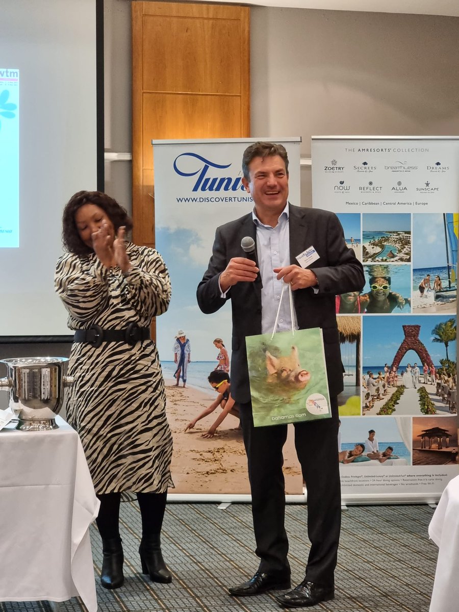 HCGreenslade's tweet photo. Senior Manager of BTO Europe, Mrs. Kimberley Greenslade, showcasing our beautiful Country, The Bahamas, at #TravelbulletinSHOWSCASES in Portsmouth, UK, this evening. 🇧🇸 242 proud! #islandsofthebahamas https://t.co/GjqD28xJUk