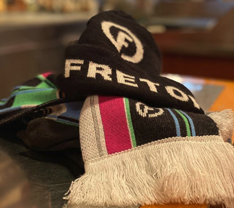 ruffneckcanada's tweet photo. #Christmas is just around the corner but there's still time to order #customscarves and #customtoques for your business, sports team, club, school, or organization. Visit us at https://t.co/jyDRpTXQUW to get a quote today! #soccerscarves #schoolspirit #teamspirit #brandedproducts https://t.co/PwUcejDOWZ