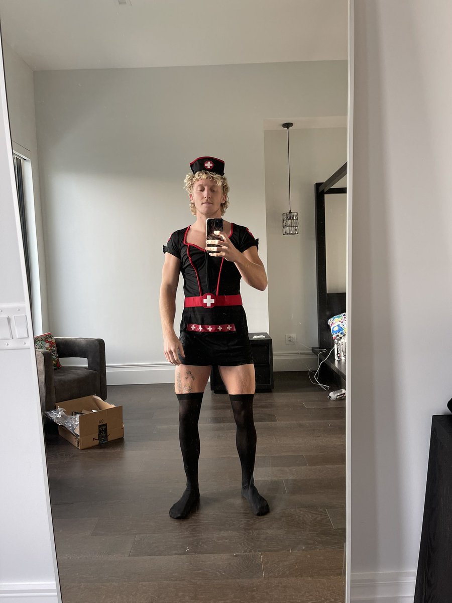 Tfue's tweet photo. 1 2 or 3??? https://t.co/jDQLjon9QK