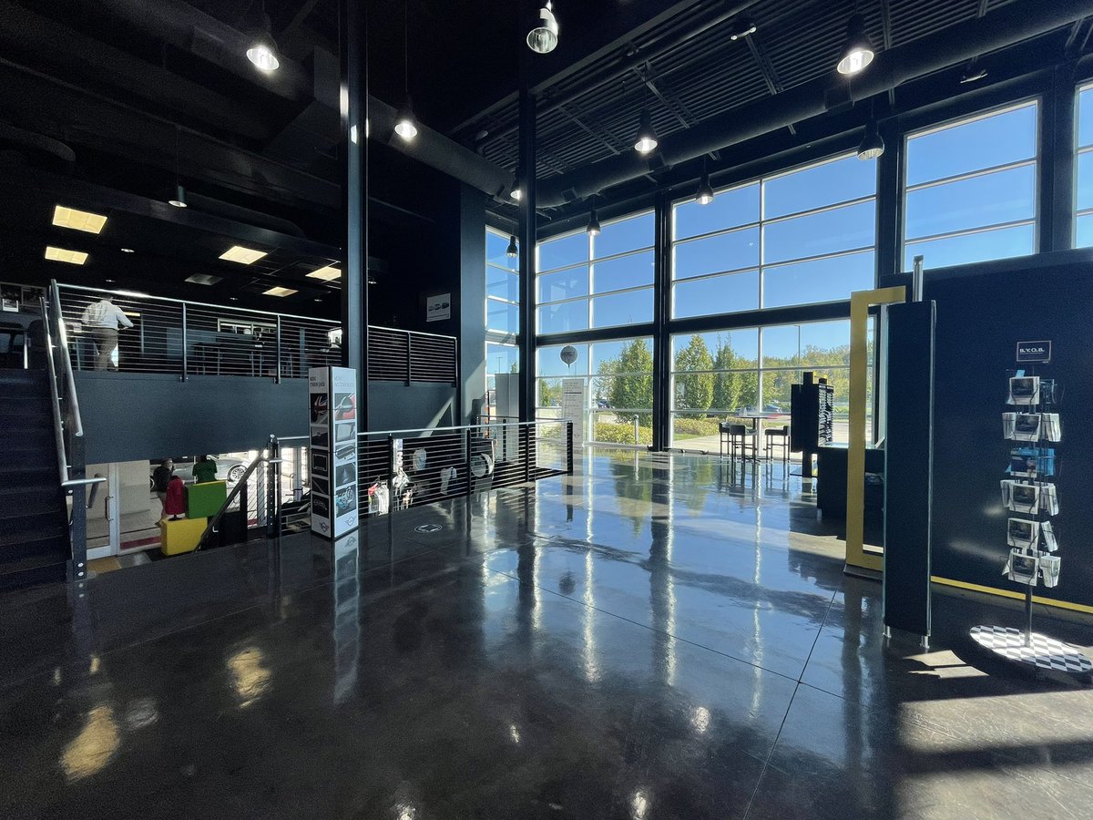 CapitalKga's tweet photo. The Chip shortage is real @markets @CNBC @MadMoneyOnCNBC empty showrooms #MiniCooper #BMW #Maserati https://t.co/azpN6lXDVc
