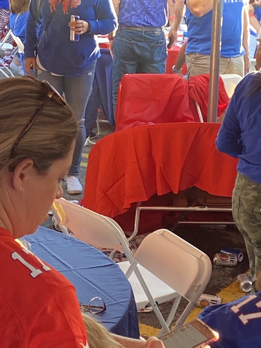 EricRDuVall's tweet photo. We have our first casualty. #billsmafia #tabledive https://t.co/cz0GH00zIG